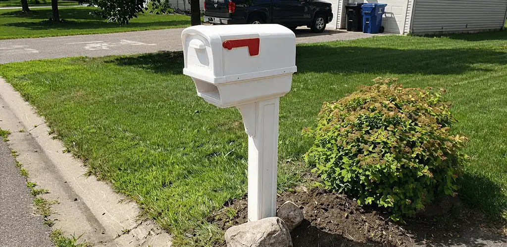 Mailbox installation for a residential curbside mailbox in Eugene, OR